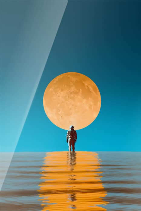 Astronaut under den gyllene månen