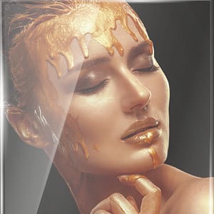 Kvinna med Guldfärg