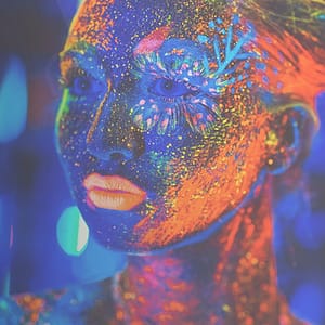 Livfullt och Hypnotiskt Neonporträtt